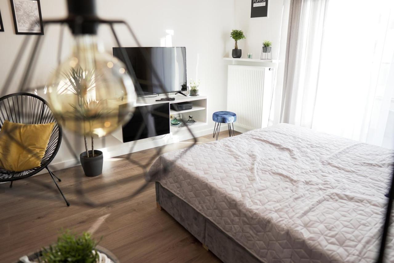 Vizzit Us Premium Apartament *